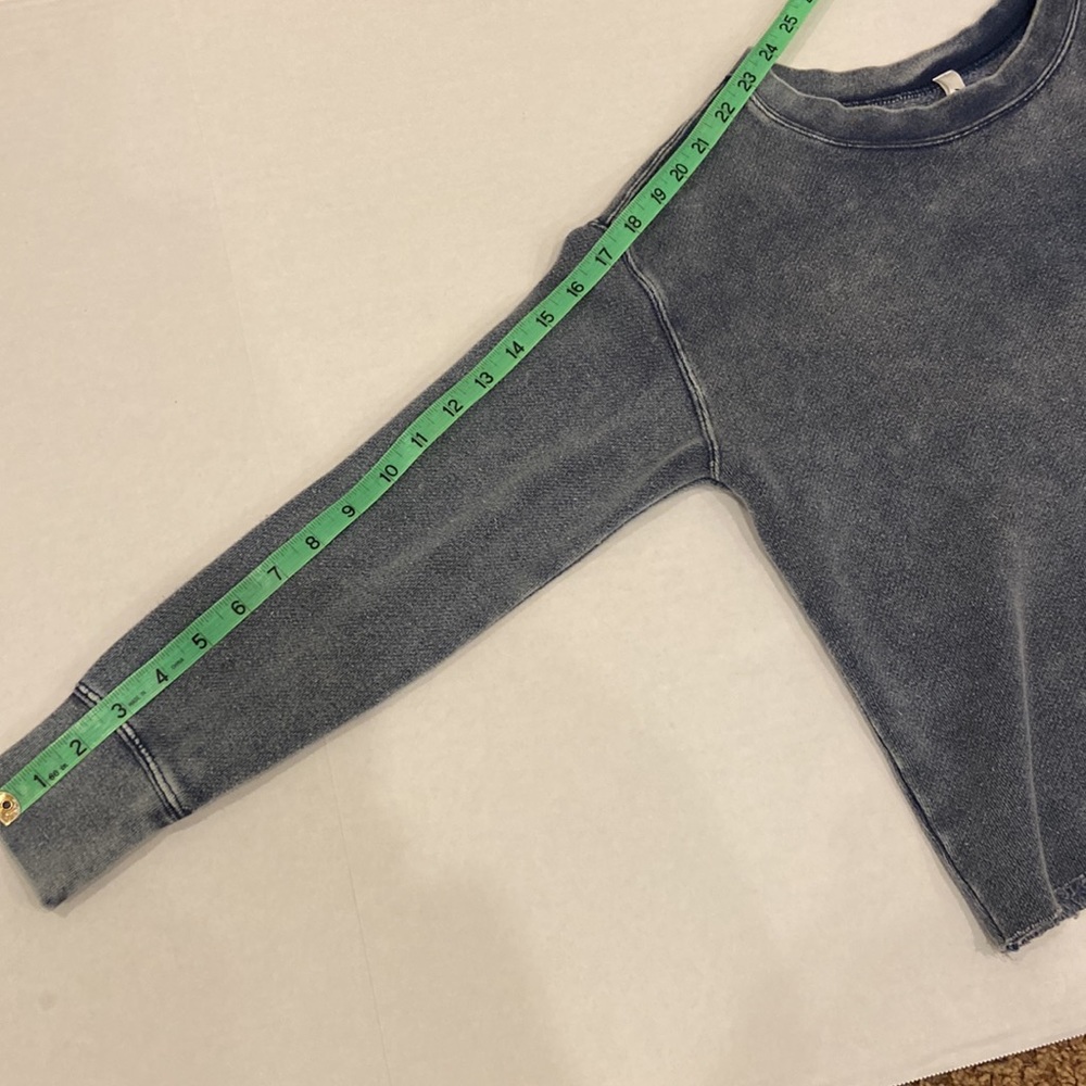 RVCA Cropped Distressed Pullover Sweatshirt XS - Picture 8 of 8
